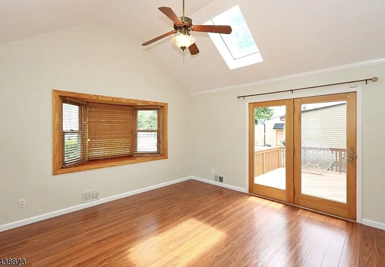 2515 Jackson Ave — Photo 20