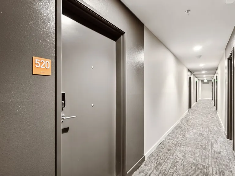 Divine Court Apartments — Photo 61