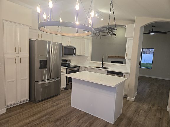 5th image of 1736 E Palomino Dr