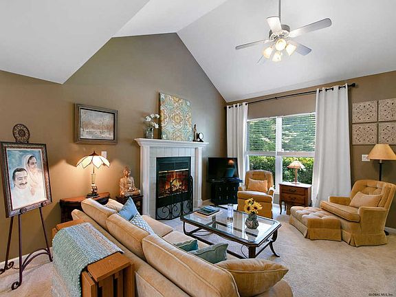 3rd image of 288 Meadowlark Dr