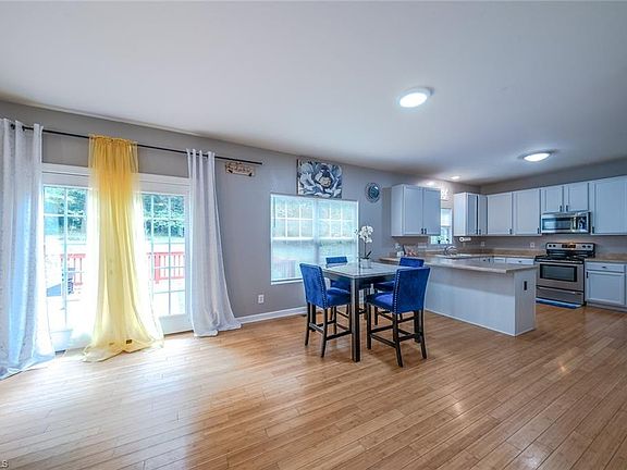 5th image of 513 Cornelia Dr