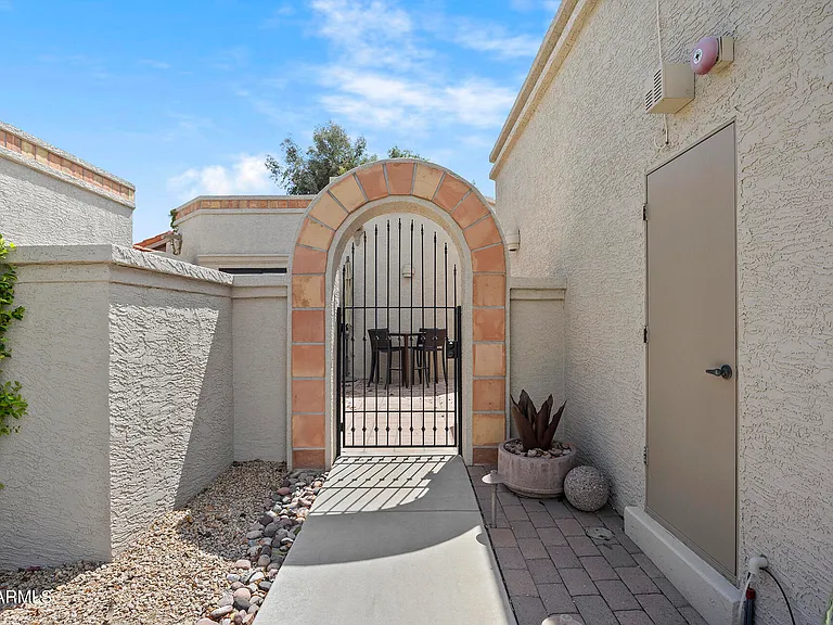 8479 N 84th Pl — Photo 7