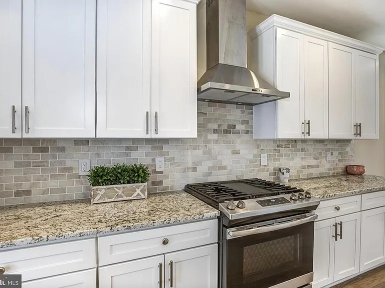 505 Nicholson St NW — Photo 7