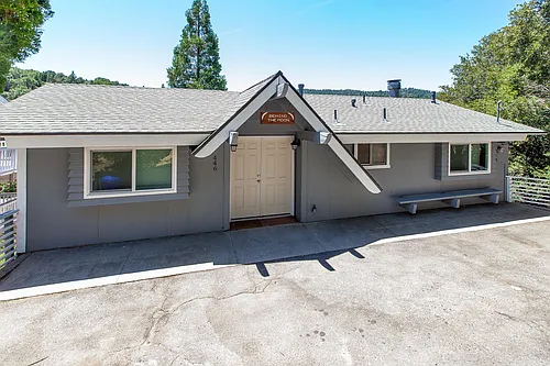 446 Delle Dr Photo 1