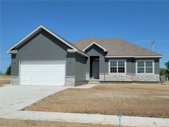 1001 Fox Trot Dr, Odessa, MO 64076