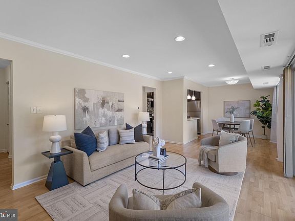 5th image of 858 College Pkwy #20