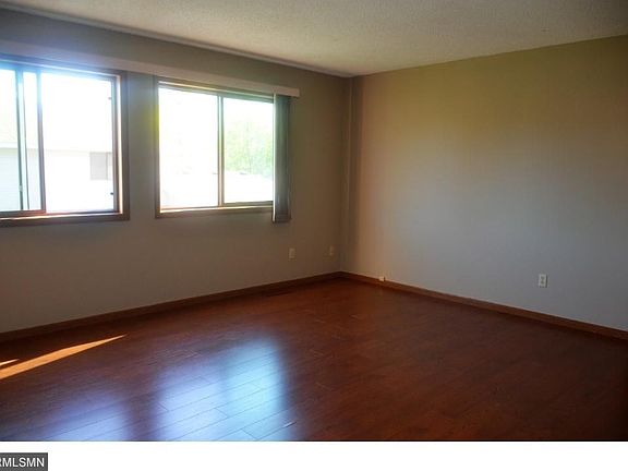 5th image of 2520 Brookdale Ln N