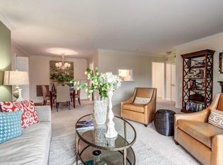 100 Hampden Dr APT 2B, Norwood, MA 02062