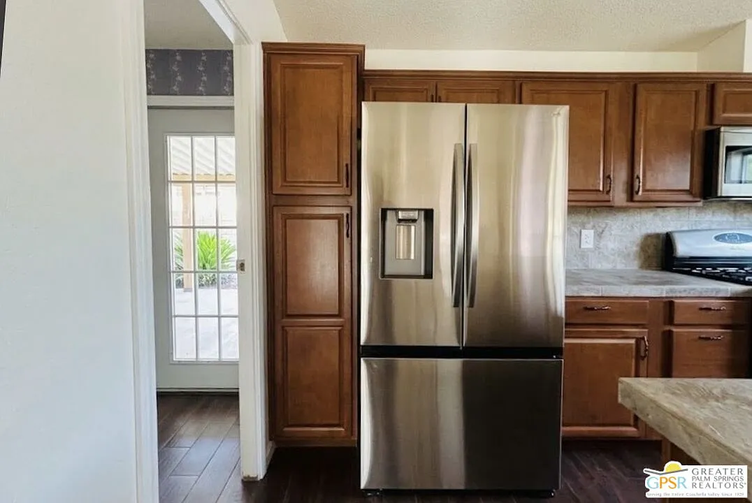 2 bed, 2.0 bath, 1646 sqft, $2,700 — Photo 4