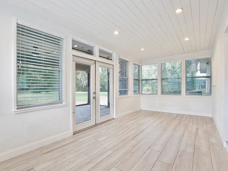 2401 Albert Lee Pkwy — Photo 7