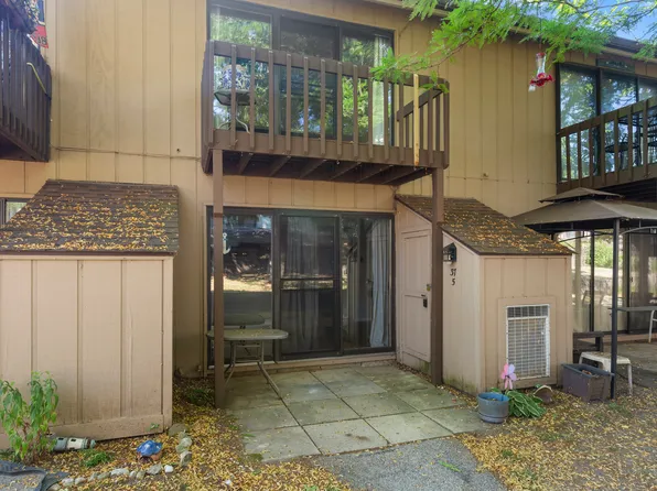 37 Bermuda Colony APT 5, Fox Lake, IL 60020