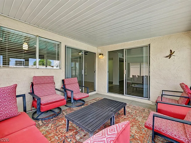 3956 Clear View Dr — Photo 8