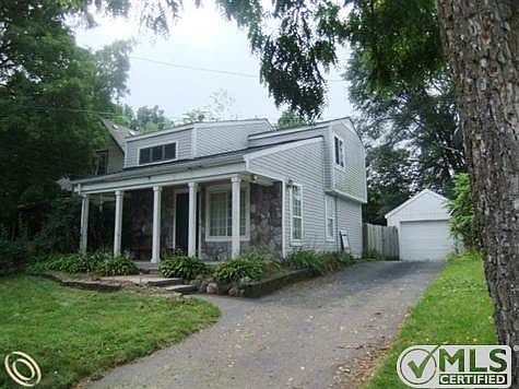 102 2nd St Front/Garage
