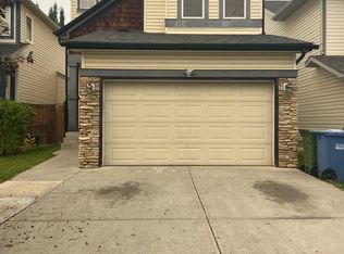 82 Bridleridge Grn SW, Calgary, AB T2Y 5H6