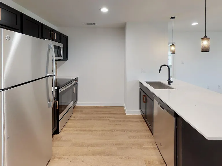 Live Oak Manor — Photo 17