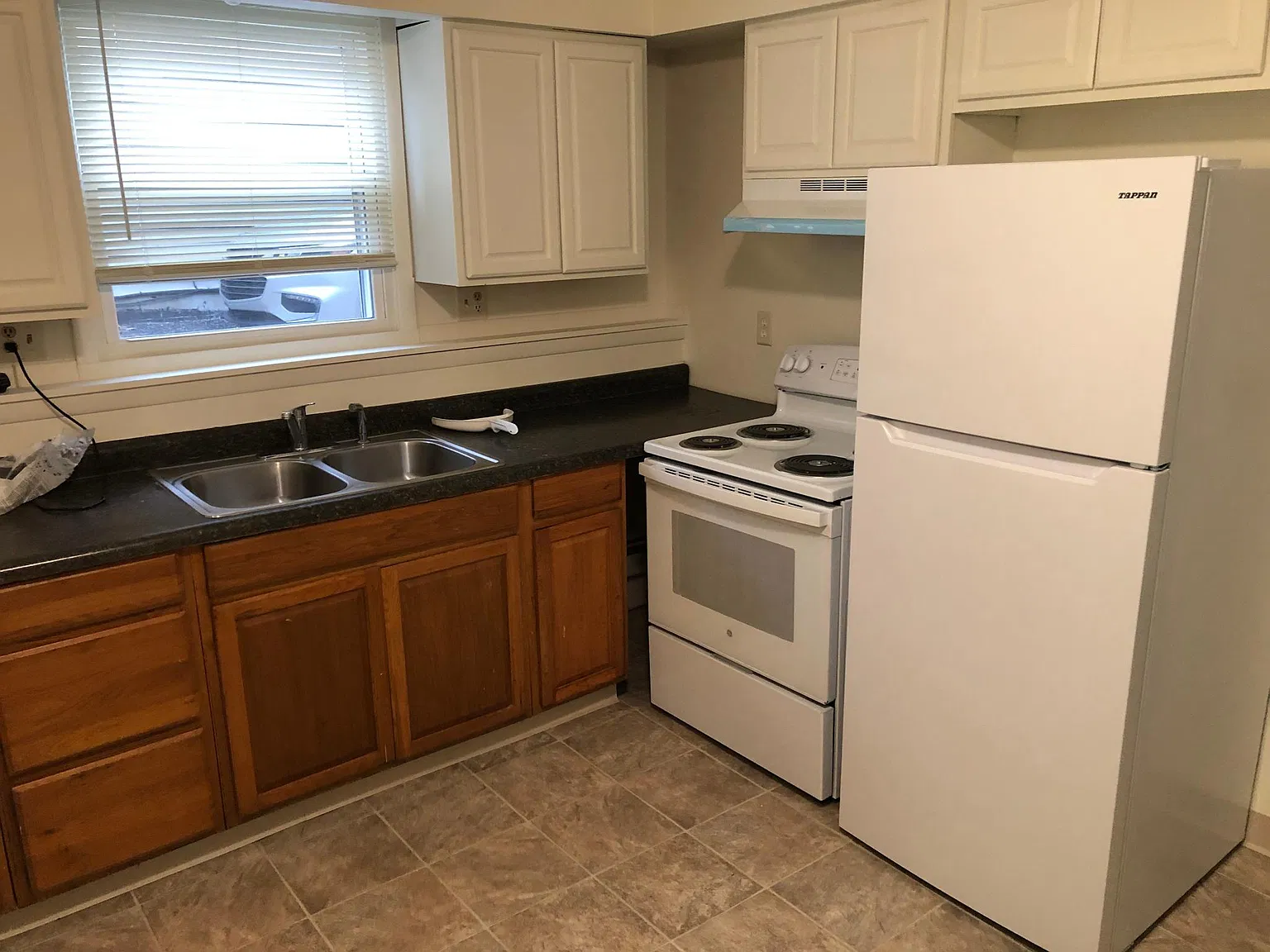 2 bed, 825 sqft, $1,000 — Photo 2