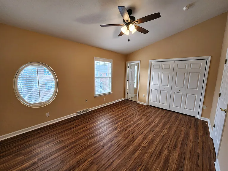 10528 Forest Hill Dr — Photo 32