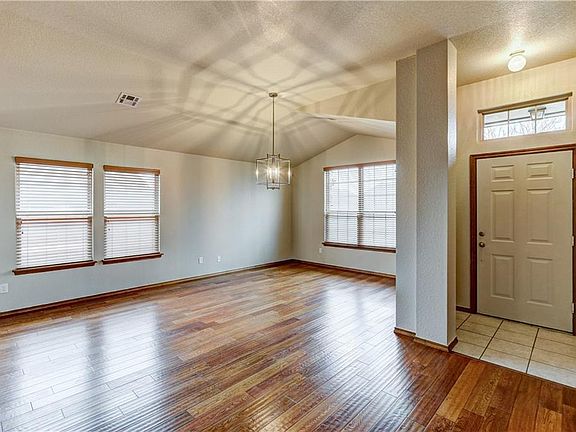 2nd image of 2709 Wheatland Dr