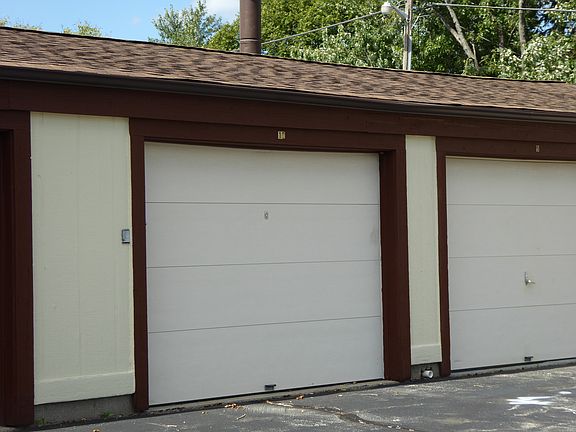 4th image of 1635 S Coachlight Dr