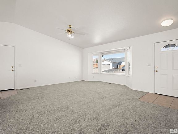 4th image of 1422 Rosy Finch Dr