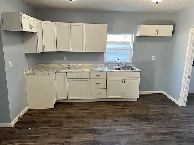 3 bed, 1092 sqft, $160,000 — Photo 3