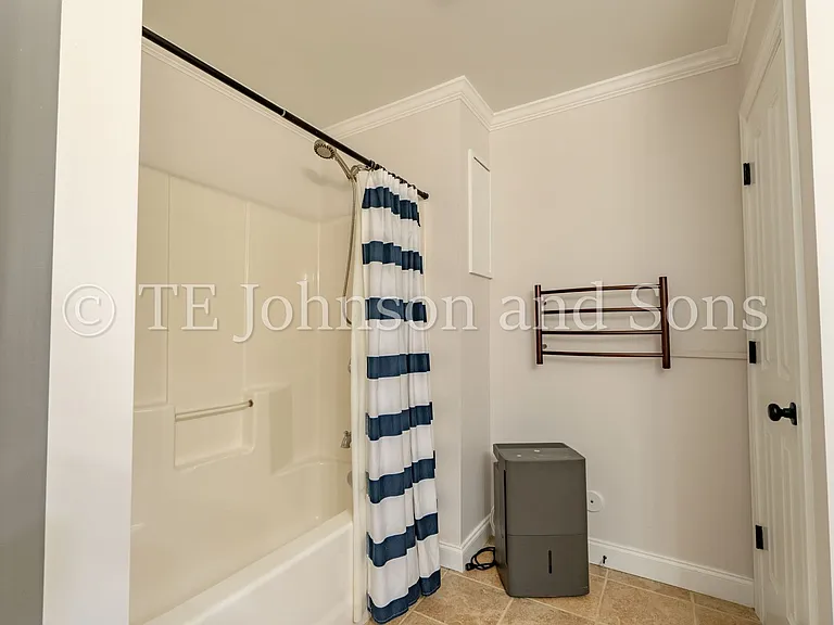 1112 Oakencroft Ct — Photo 42