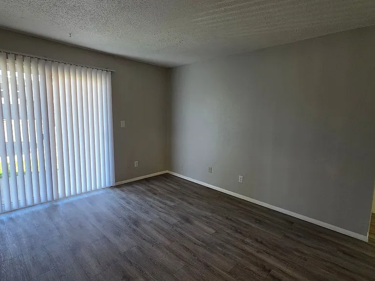 Bethany Place Apartments - Near Eldon Lyon and Downtown Bethany! — Photo 12
