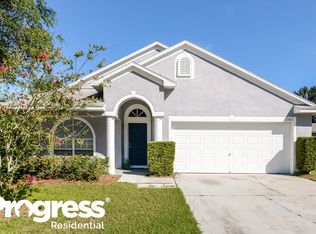 1302 Lake Shore Ranch Dr, Seffner, FL 33584