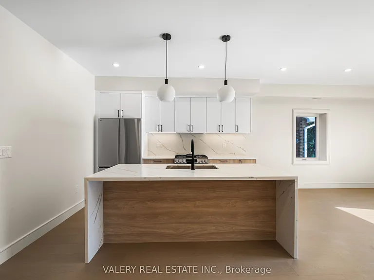 131 Dovercourt Rd #2 — Photo 6