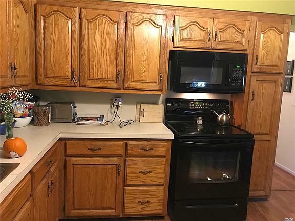 4th image of 20 Taylor Ave