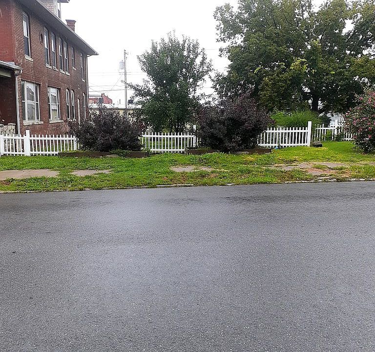 1st image of 622 S 9th St