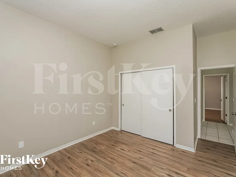 9712 Glenpointe Dr — Photo 13