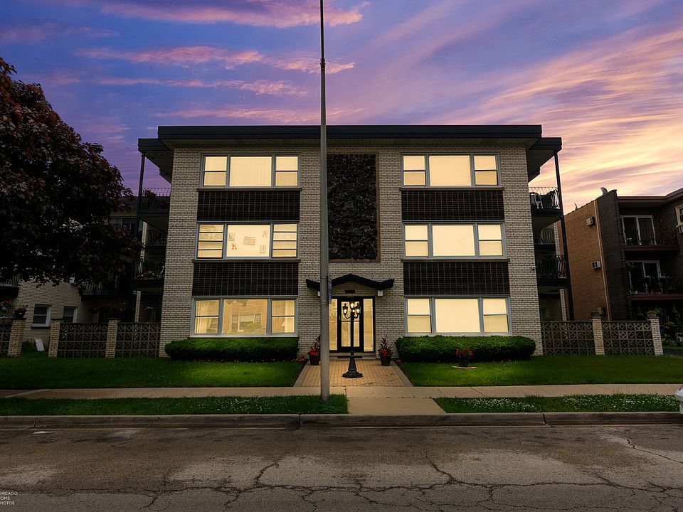 1st image of 3011 N Paris Ave #105