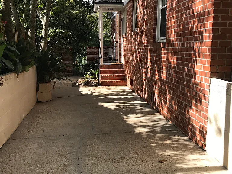 611 Gunter St — Photo 29