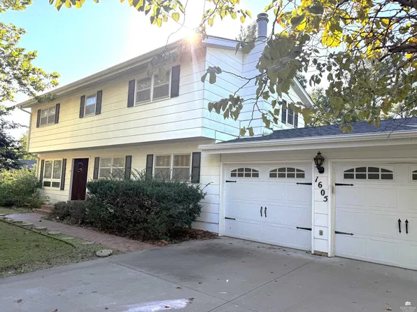 1605 Baltimore Ter, Manhattan, KS 66502