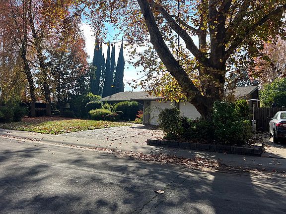 2nd image of 292 Cruise Way