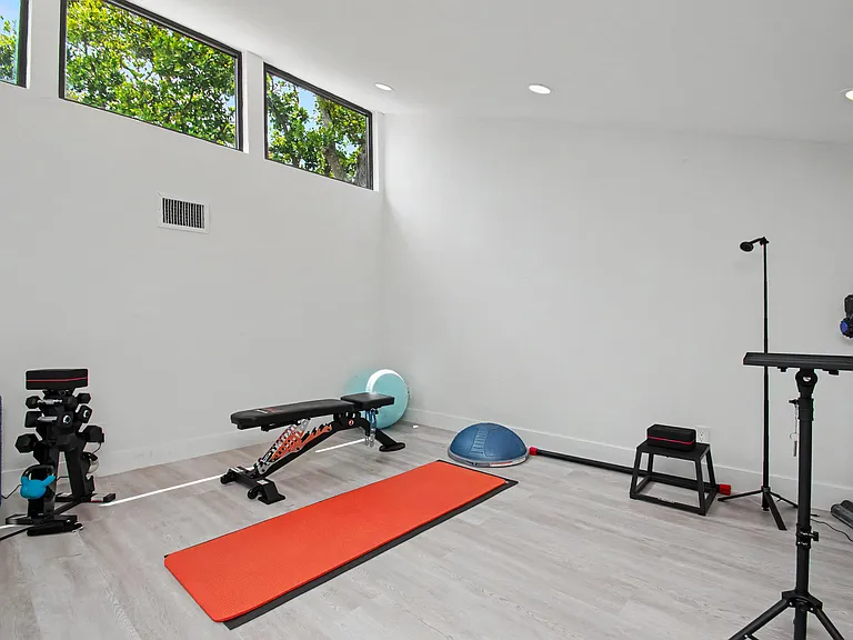 6602 Thornhill Ct — Photo 20