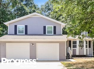 216 Slicky Rock Ct, Riverdale, GA