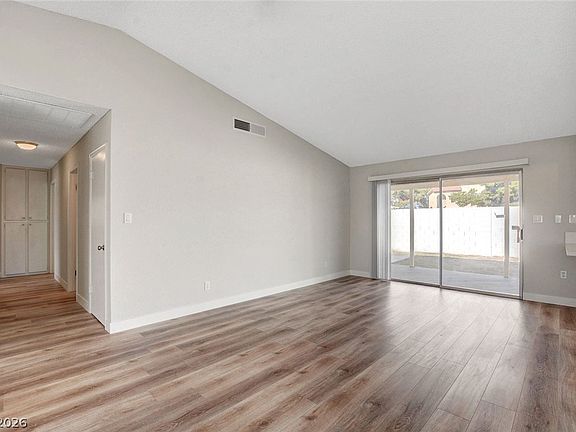 3rd image of 1784 Crest Ave