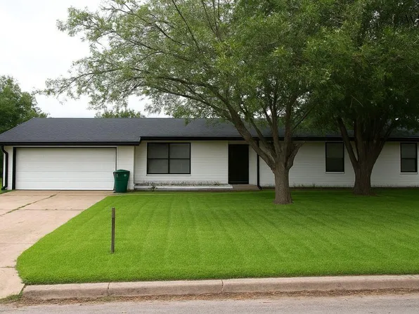 721 Maple St, Burkburnett, TX 76354