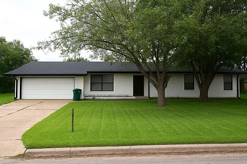 721 Maple St Photo 1