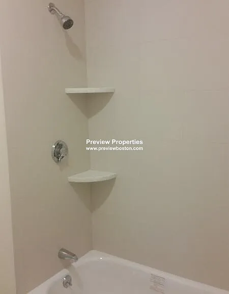 Commonwealth Ter — Photo 2