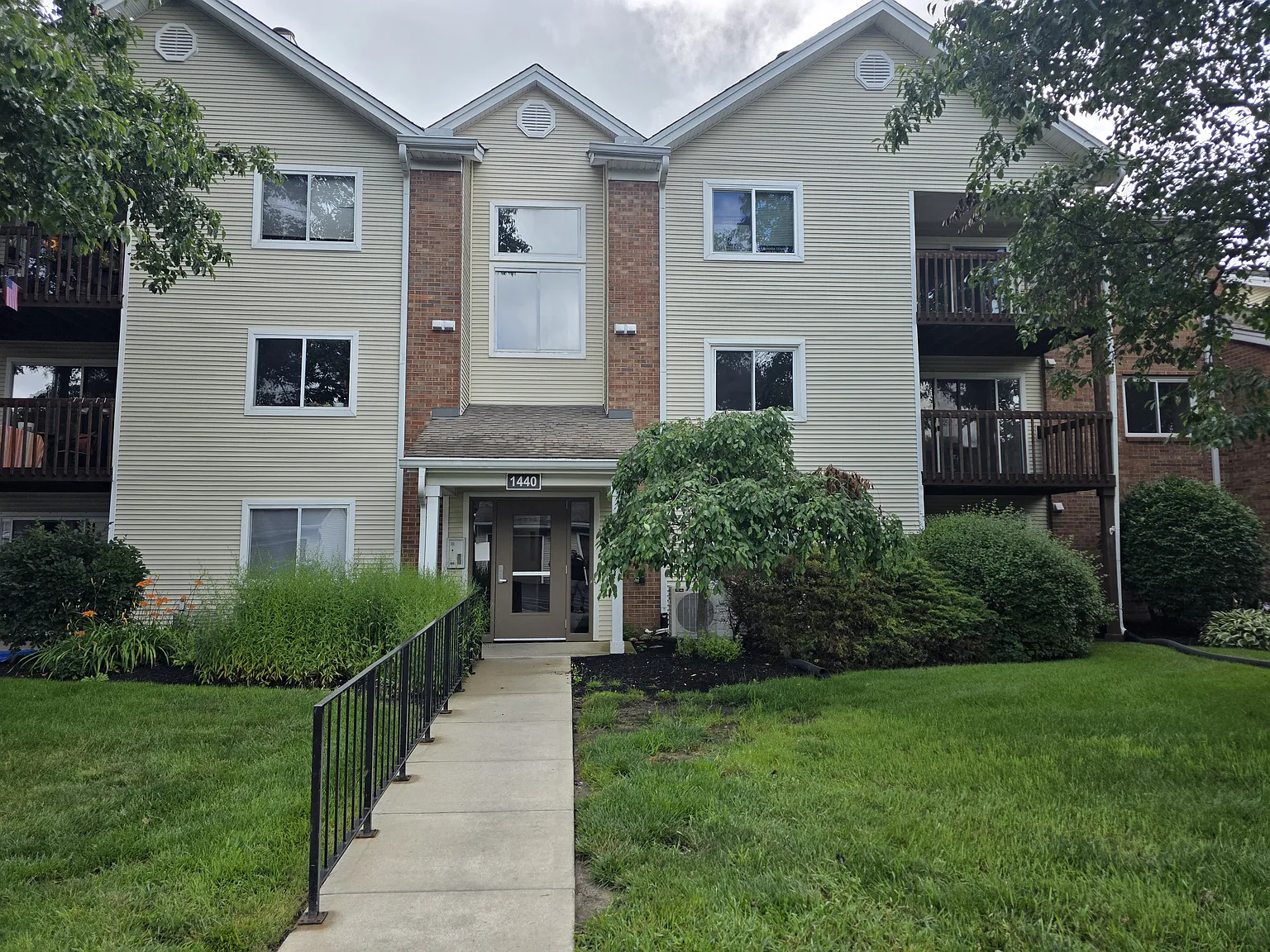 1440 Hollow Run — Photo 1