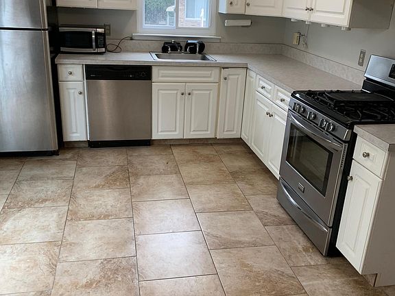 5th image of 50 Vanessa Ln