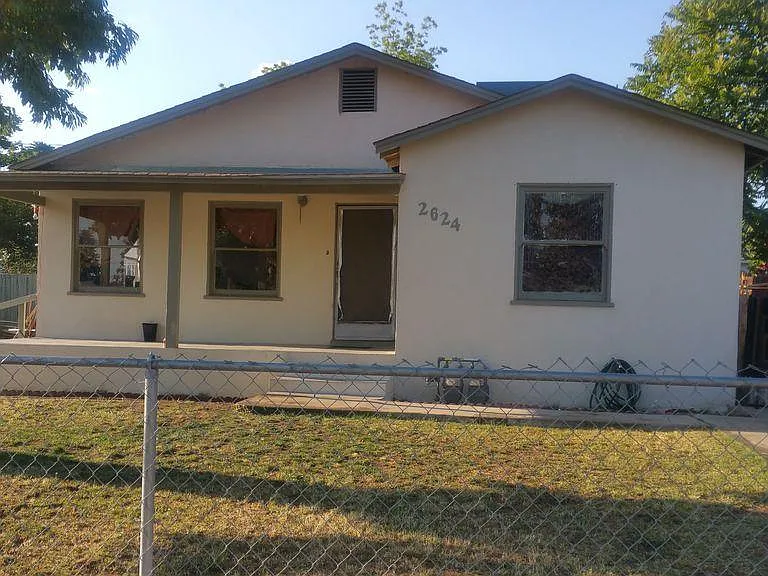 2624 Kentucky St — Photo 1