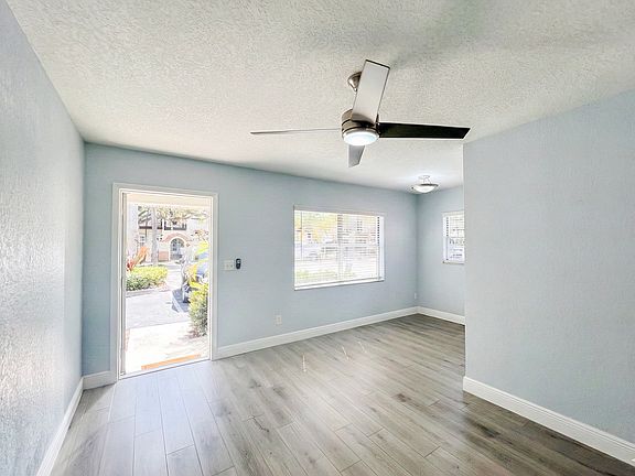3rd image of 212 S Church Ave #401