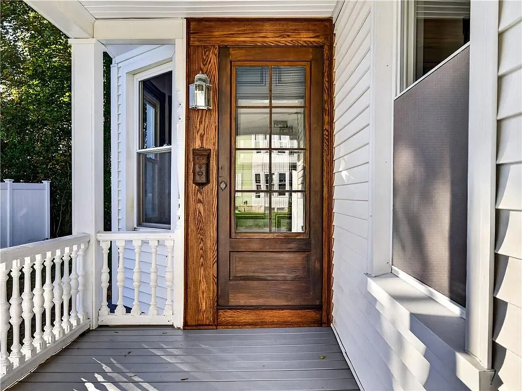 2 bed, 1.0 bath, 1328 sqft, $2,700 — Photo 4