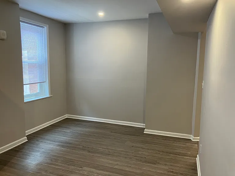 5104 Wayne Ave #3 — Photo 3
