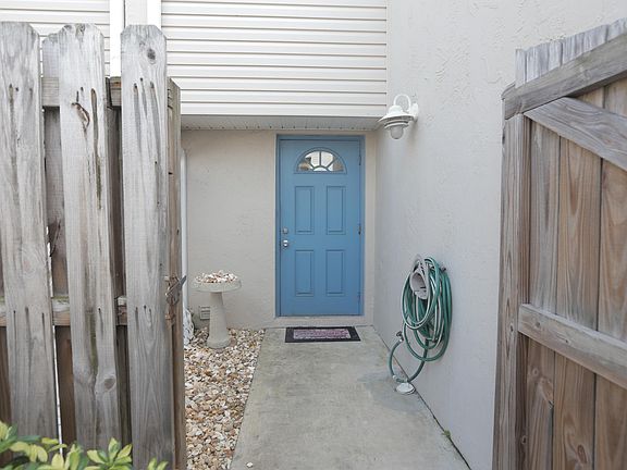4th image of 1704 Atlantic St APT 2