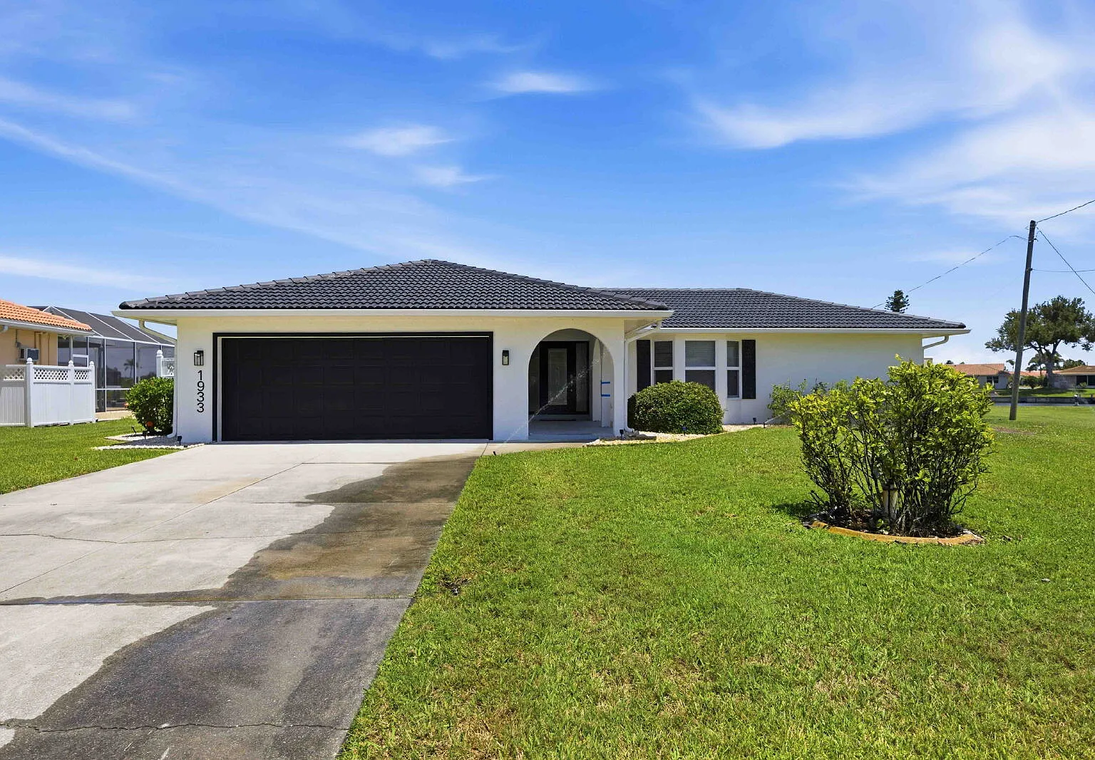 3 bed, 2.0 bath, 2075 sqft, $5,500 — Photo 3